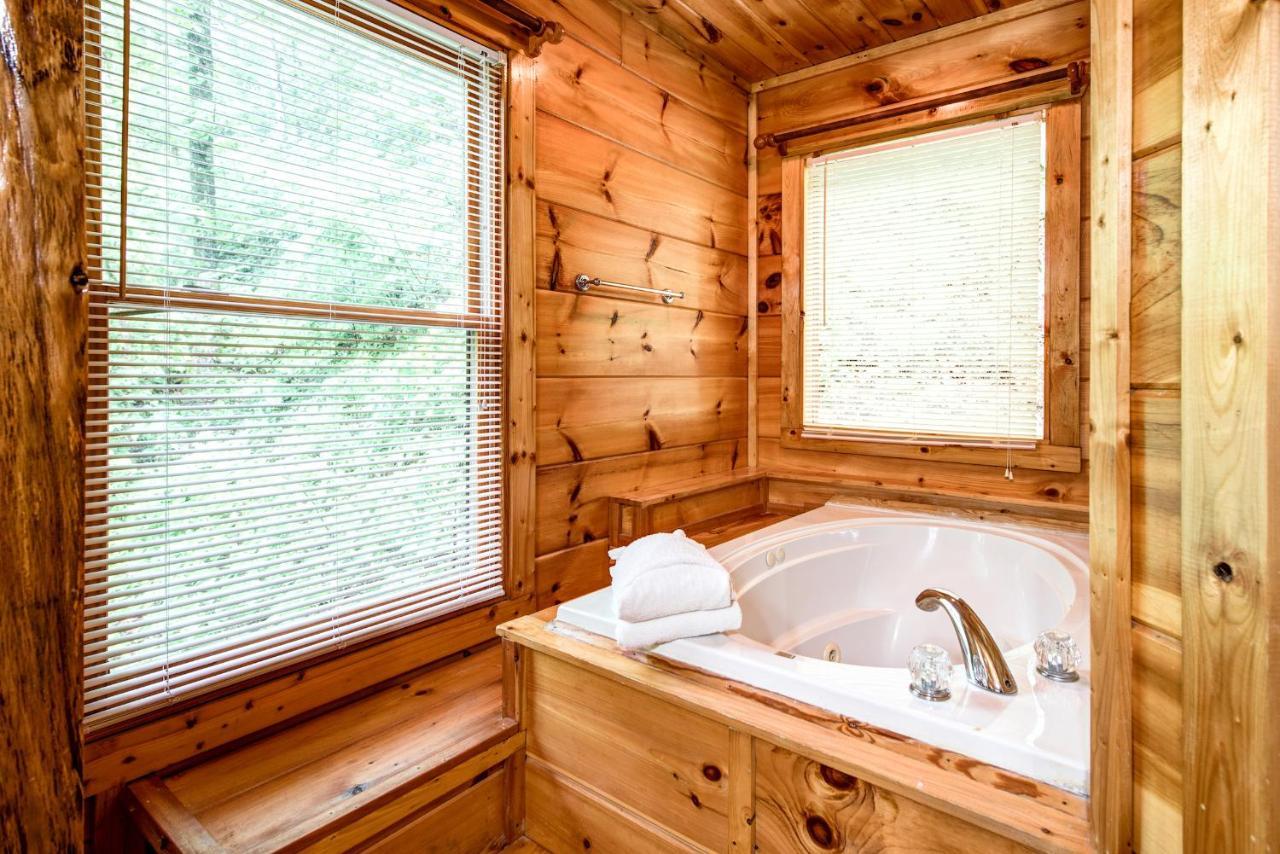 Cabin Of Dreams, 3 Bedroom Water View, Wifi, Hot Tub, Pool Table, Sleep 8 Sevierville Exteriér fotografie