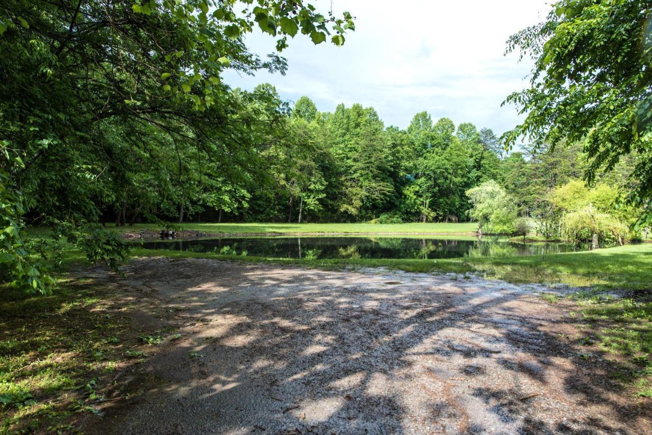 Cabin Of Dreams, 3 Bedroom Water View, Wifi, Hot Tub, Pool Table, Sleep 8 Sevierville Exteriér fotografie